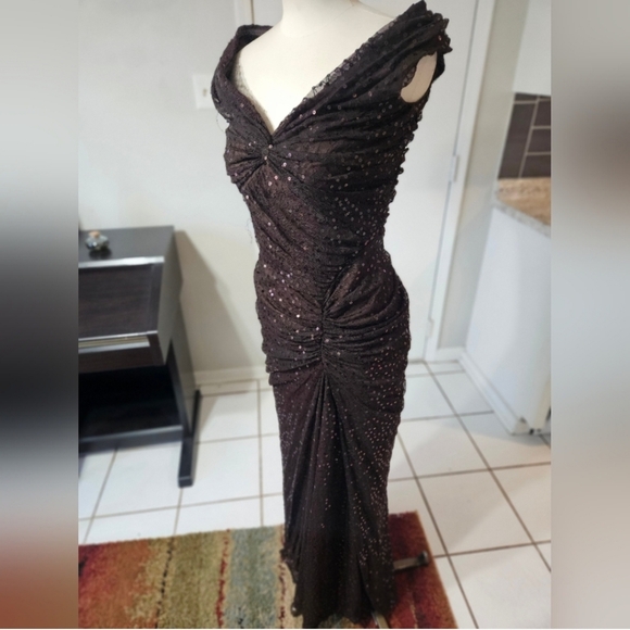 Tadashi Shoji Elegant Evening Gown Small - Picture 1 of 8